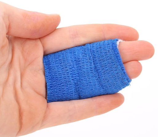 落在掌心的伤痕